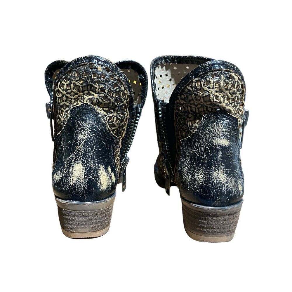 Circle G Booties WMNS 7 Western Cut Outs Ankle Distressed Black Cowgirl Rodeo - Picture 9 of 10